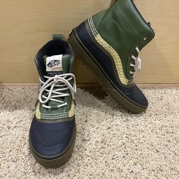 Vans standard mid waterproof rain boots snow shoe mens 10
